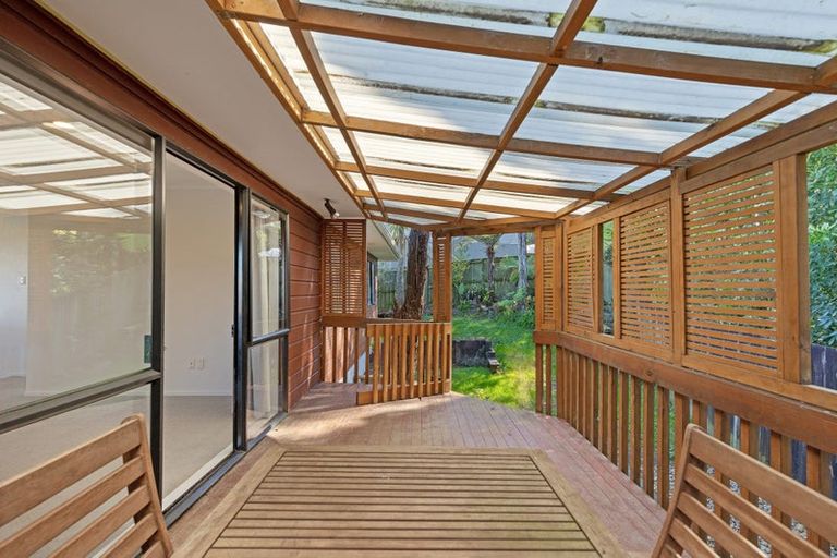 Photo of property in 2/18 Atlantis Place, Totara Vale, Auckland, 0629