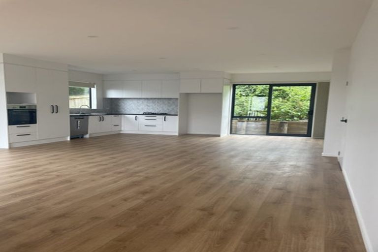 Photo of property in 1c Zion Road, Birkenhead, Auckland, 0626