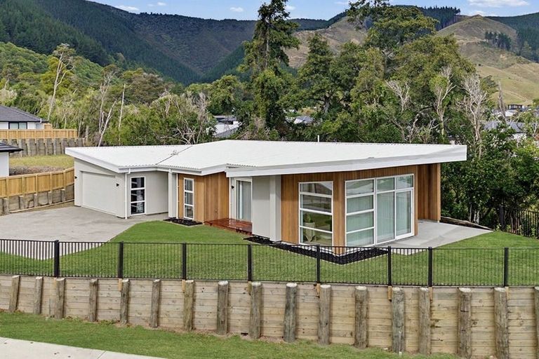 Photo of property in 6 Homestead Avenue, Twizel, 7999