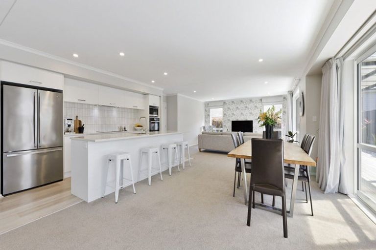 Photo of property in 14 Trevally Place, Snells Beach, 0920