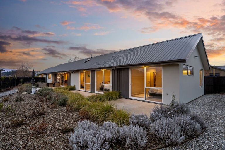 Photo of property in 7 Mallard Street, Albert Town, Wanaka, 9305