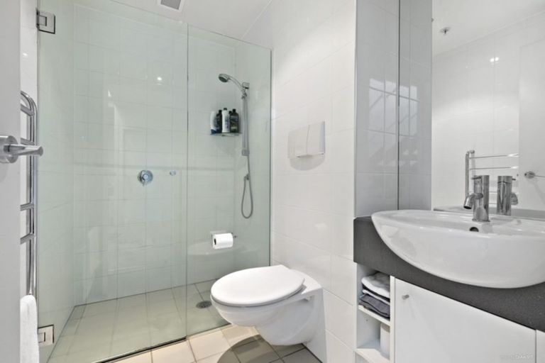 Photo of property in Sanctum Apartment, 10 Ebor Street, Te Aro, Wellington, 6011