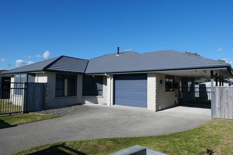 Photo of property in 20 Spackman Crescent, Paraparaumu, 5032