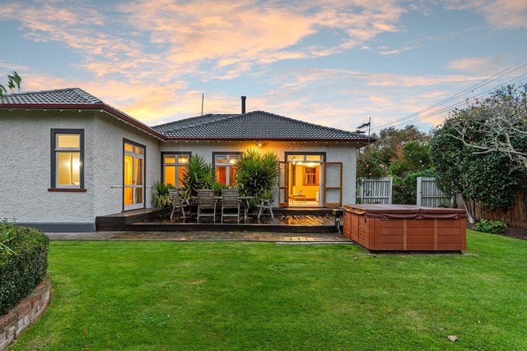 Photo of property in 91 Opawa Road, Opawa, Christchurch, 8023