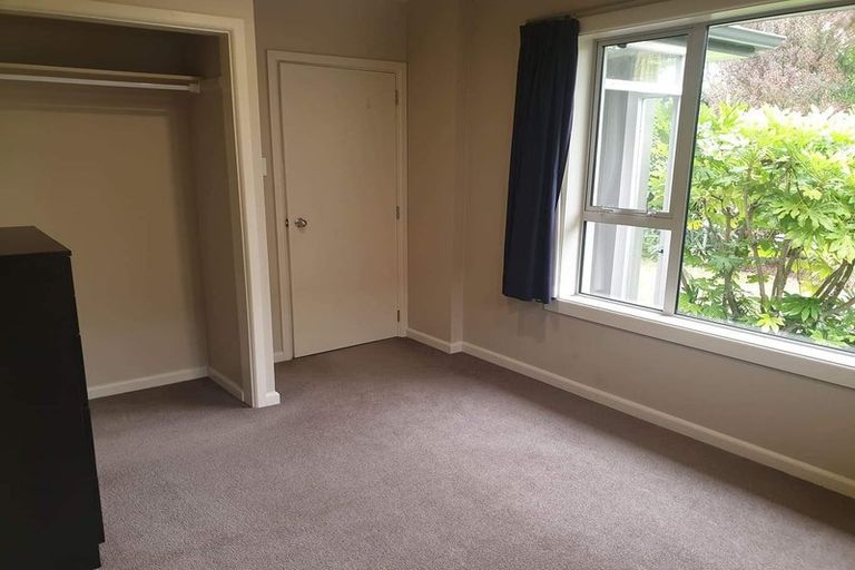 Photo of property in 37 Acacia Avenue, Upper Riccarton, Christchurch, 8041