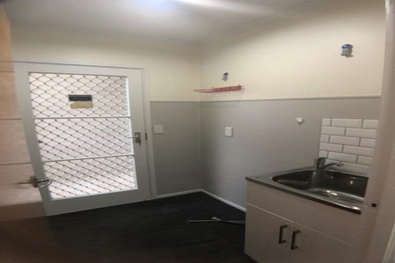 Photo of property in 1/7 Maunder Place, New Lynn, Auckland, 0600
