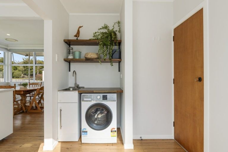 Photo of property in 15 Tarahua Road, Vogeltown, New Plymouth, 4310