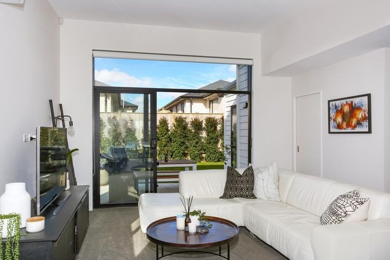 Photo of property in 12 Park Chester Road, Pukekohe, 2120