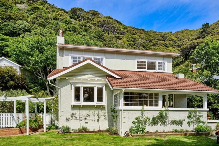 Photo of property in 339 Muritai Road, Eastbourne, Lower Hutt, 5013