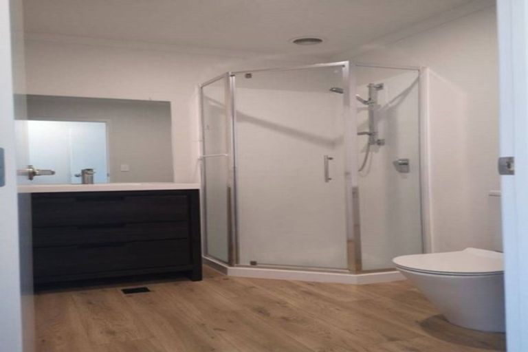 Photo of property in 2u1 Scotland Place, Hillcrest, Hamilton, 3216