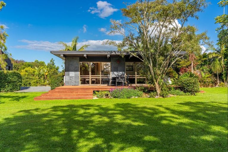 Photo of property in 334 Cove Road, Waipu, 0582