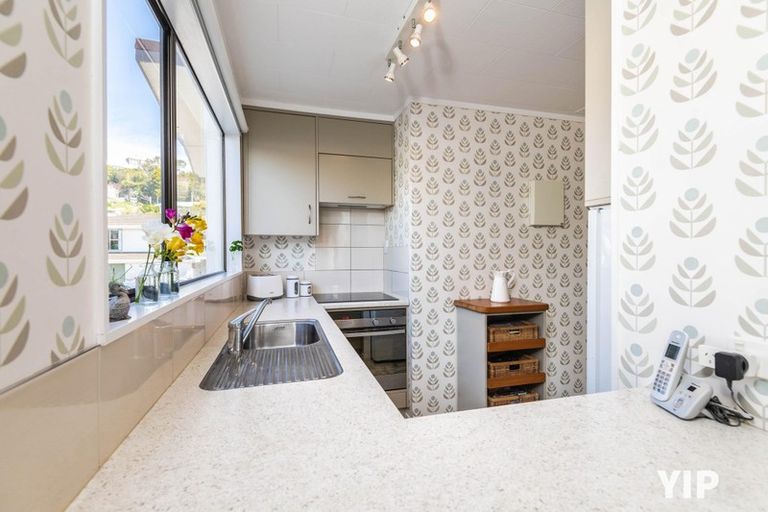 Photo of property in 10 Te Kiteroa Grove, Churton Park, Wellington, 6037