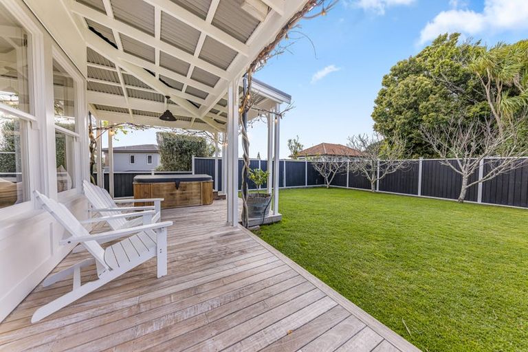 Photo of property in 65a Kowhai Road, Mairangi Bay, Auckland, 0630