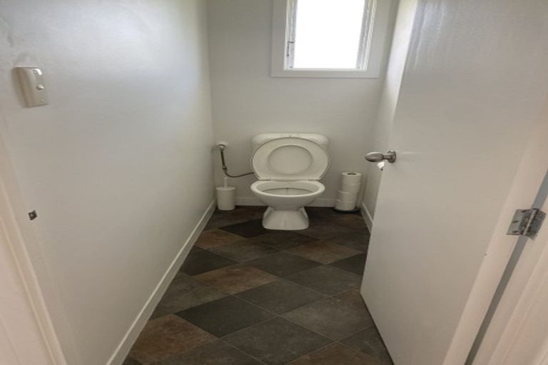 Photo of property in 95 Kervil Avenue, Te Atatu Peninsula, Auckland, 0610