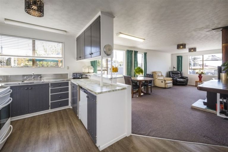 Photo of property in 28 Heatherlea Heights, Feilding, 4702