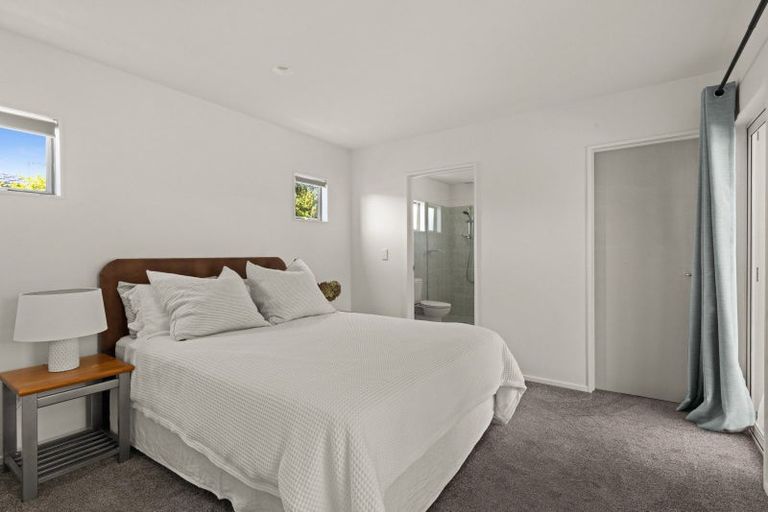 Photo of property in 2 Queens Walk, Taradale, Napier, 4112