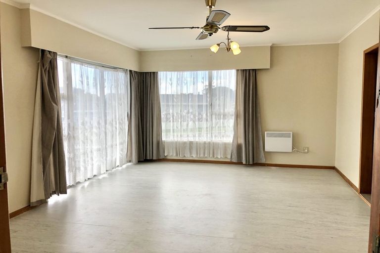 Photo of property in 27 Orly Avenue, Mangere, Auckland, 2022
