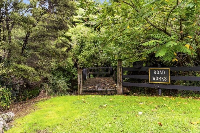 Photo of property in 104 Foster Road, Kumeu, 0891