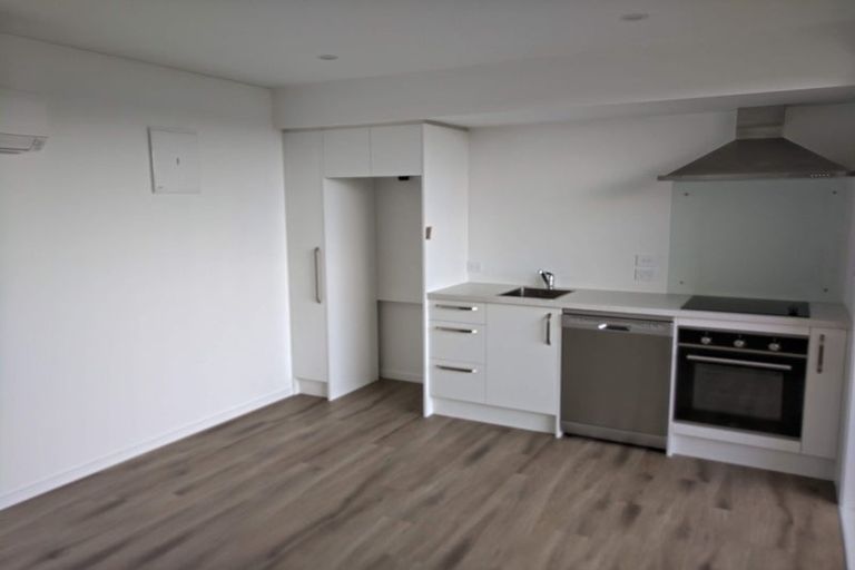 Photo of property in 10/45 Cessna Crescent, Mangere, Auckland, 2022