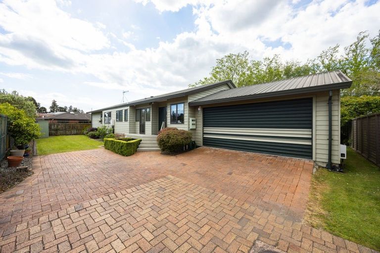 Photo of property in 8 Rimmington Drive, Hamilton Lake, Hamilton, 3204
