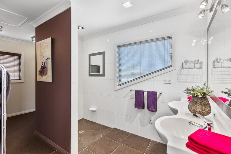 Photo of property in 4 Kororako Grove, Whalers Gate, New Plymouth, 4310