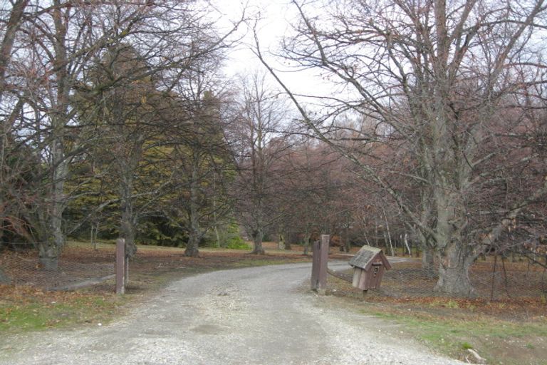 Photo of property in 12 Eely Point Road, Wanaka, 9305