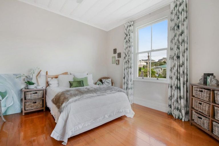 Photo of property in 14 Nelson Street, Helensville, 0800