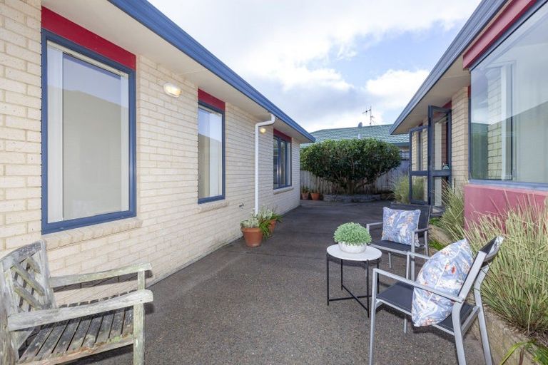 Photo of property in 22 Rifleman Lane, Paraparaumu Beach, Paraparaumu, 5032