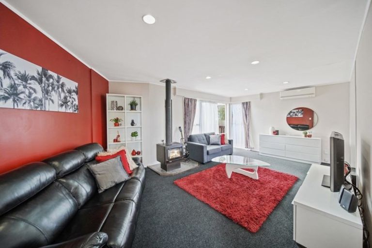 Photo of property in 54a Walworth Avenue, Pakuranga Heights, Auckland, 2010