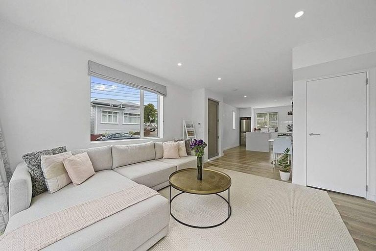 Photo of property in 1/24 Princess Terrace, Newtown, Wellington, 6021