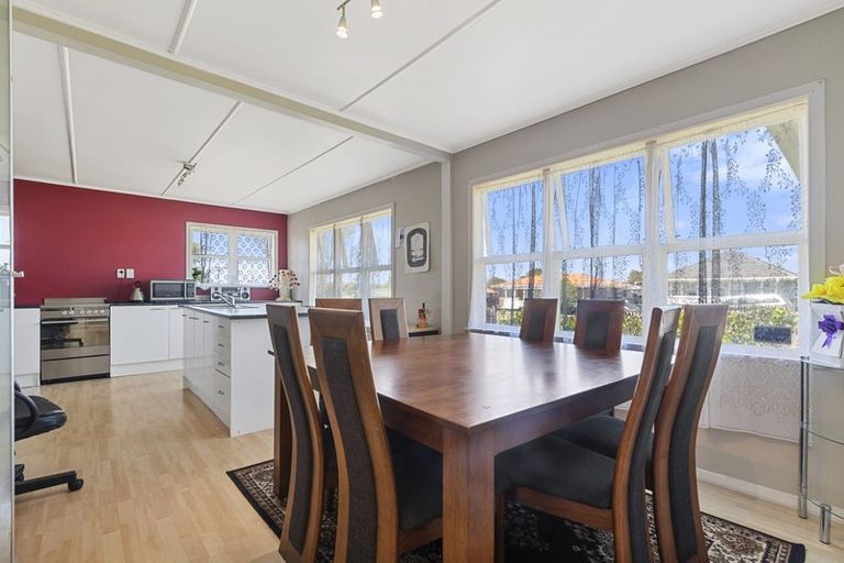 Photo of property in 11 Hooks Road, Manurewa, Auckland, 2102