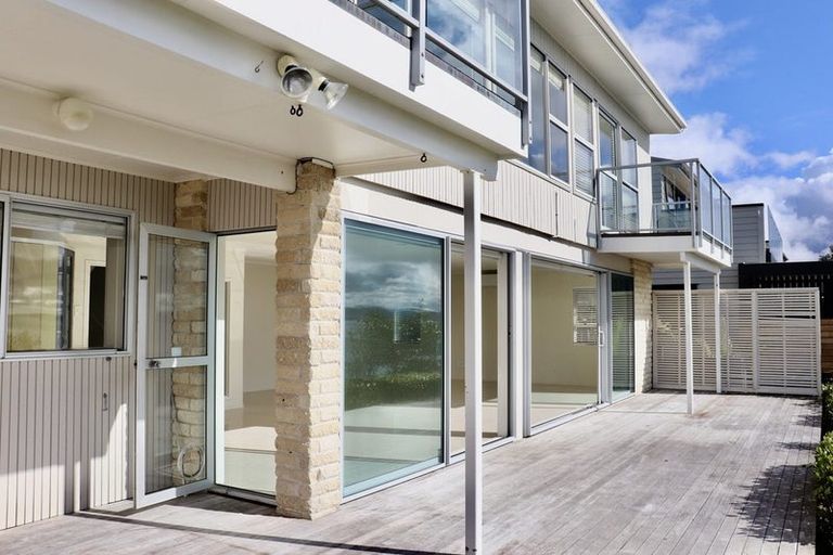Photo of property in 232 Vipond Road, Stanmore Bay, Whangaparaoa, 0932
