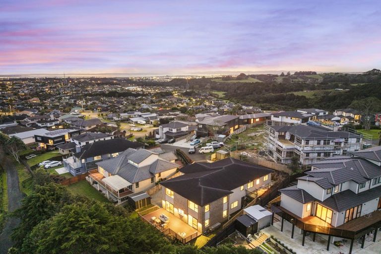 Photo of property in 31 Aldon Lane, The Gardens, Auckland, 2105