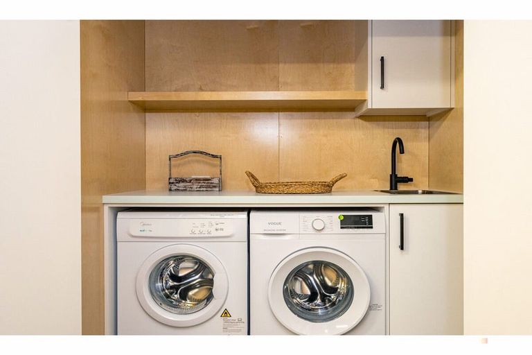 Photo of property in 1 Hislop Street, Geraldine, 7930