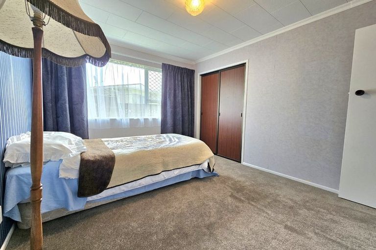 Photo of property in 4 Poplar Grove, Whalers Gate, New Plymouth, 4310