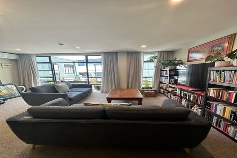 Photo of property in Dominion Apartments, 28/80u Victoria Street, Wellington Central, Wellington, 6011