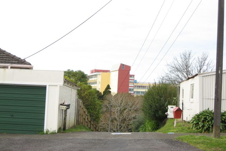 Photo of property in 107b Seaview Road, Westown, New Plymouth, 4310