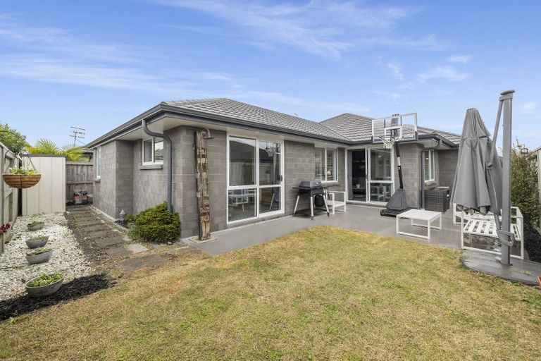 Photo of property in 8 Kanapa Close, Papamoa, 3118