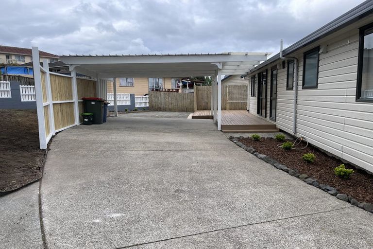 Photo of property in 35 Farwood Drive, Henderson, Auckland, 0612