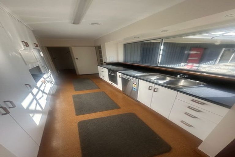 Photo of property in 16 Bale Place, Havelock North, 4130