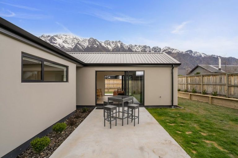 Photo of property in 45 Cheviot Street, Jacks Point, 9371