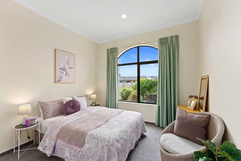 Photo of property in 166 Milne Drive, Paraparaumu, 5032