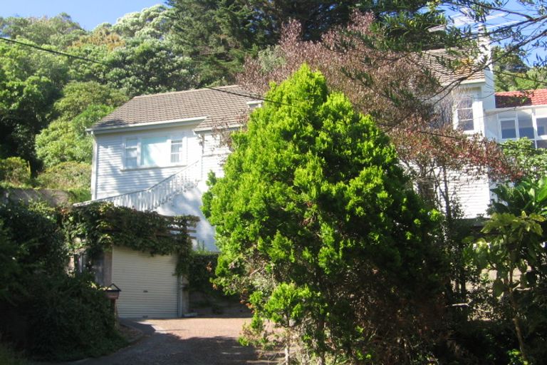 Photo of property in 18 Creswick Terrace, Northland, Wellington, 6012