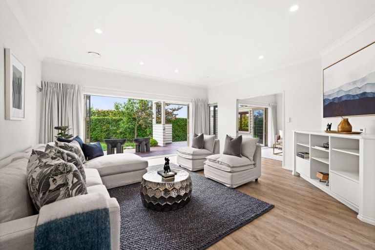 Photo of property in 6 Scott Place, Havelock North, 4130