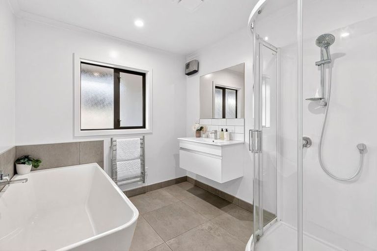 Photo of property in 4 Bell Street, Lake Hawea, Wanaka, 9382