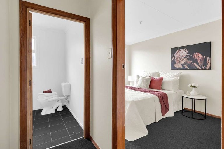 Photo of property in 2/84 Linton Street, West End, Palmerston North, 4410