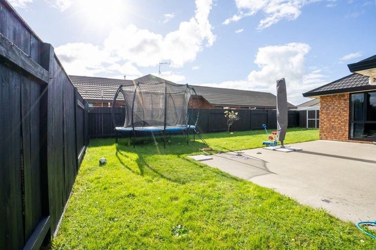 Photo of property in 33 Geneva Terrace, Kelvin Grove, Palmerston North, 4414