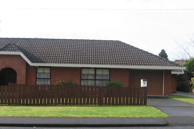 Photo of property in 2/18 Ray Small Drive, Papakura, 2110