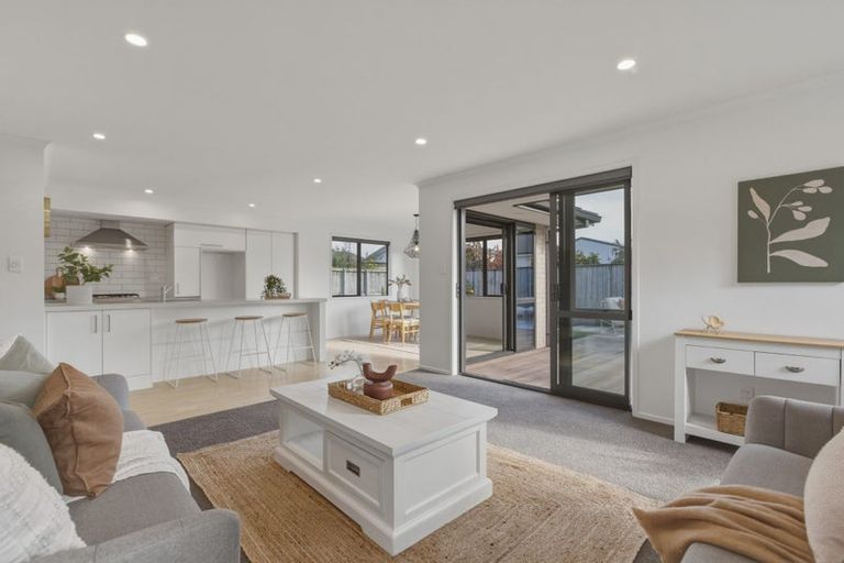 Photo of property in 15 Allington Place, Bethlehem, Tauranga, 3110