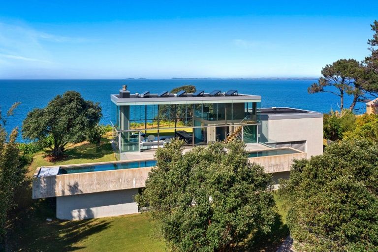 Photo of property in 76 Cliff Road, Torbay, Auckland, 0630